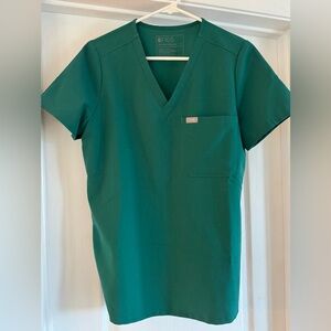 FIGS Catarina one pocket scrub top  - Size Small